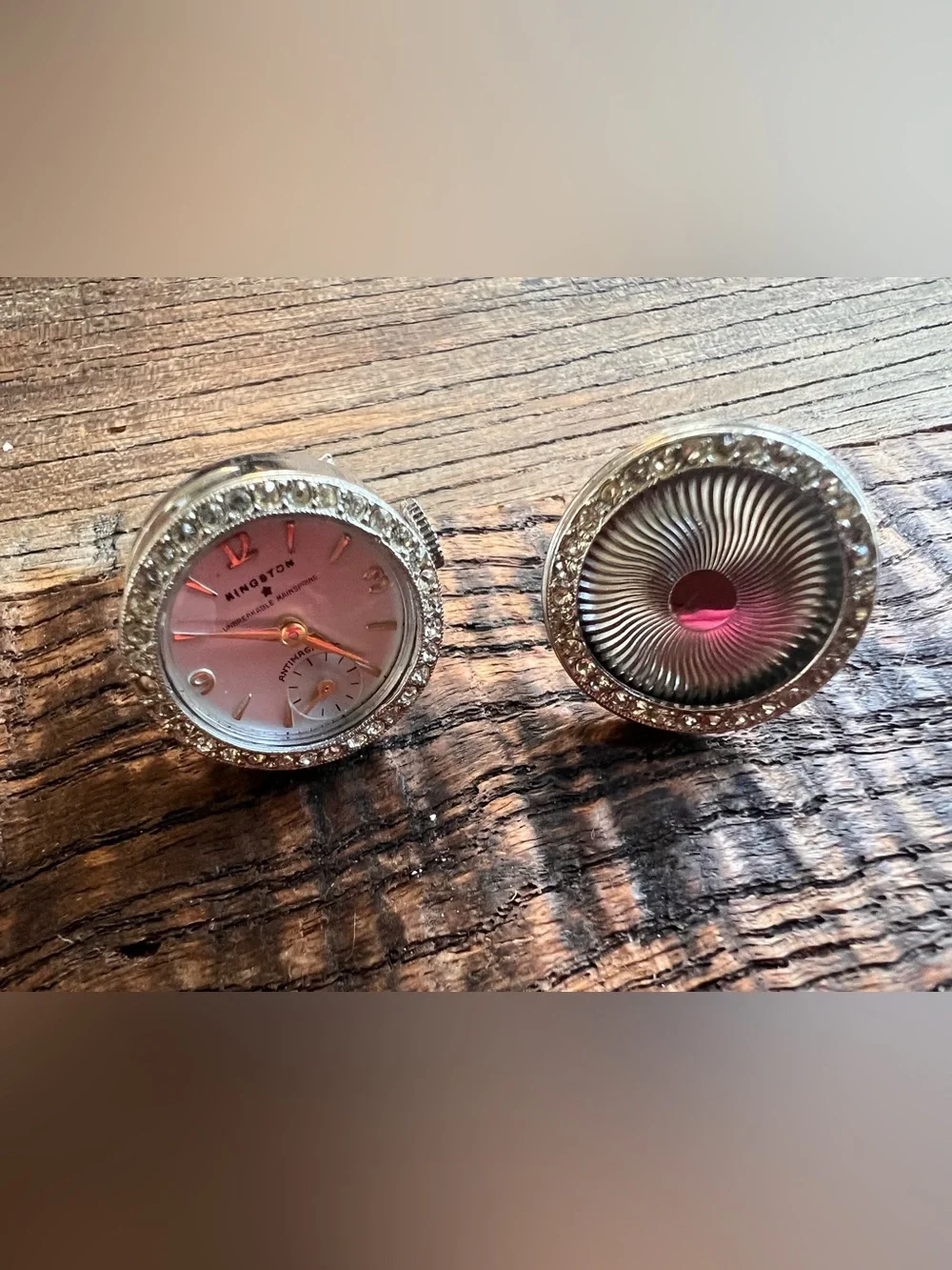 Kingston round watch